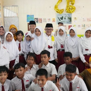 Sekolah di Depok Dipuji Mendikdasmen, Lingkungan Sehat Jadi Contoh
